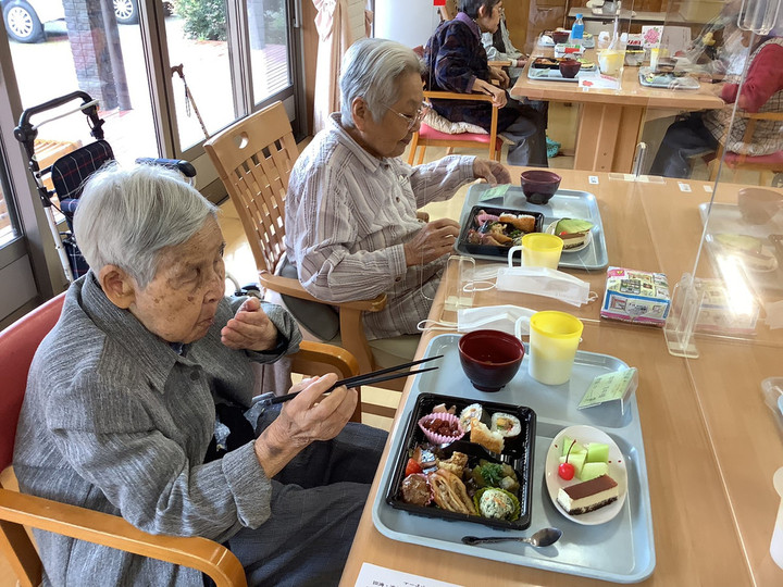 Line_album_51_220530_3